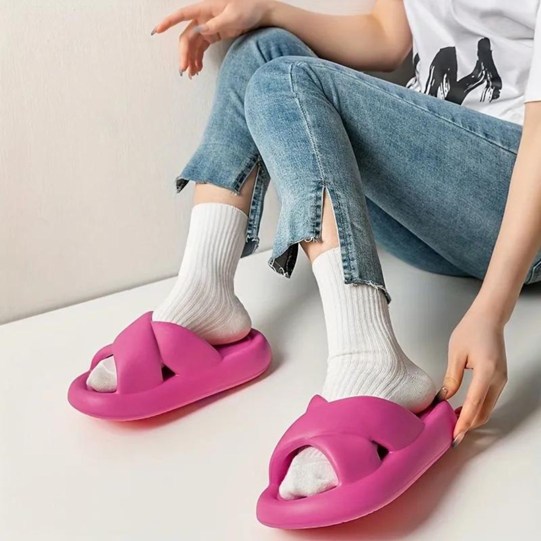 Criss cross 2024 slippers pink