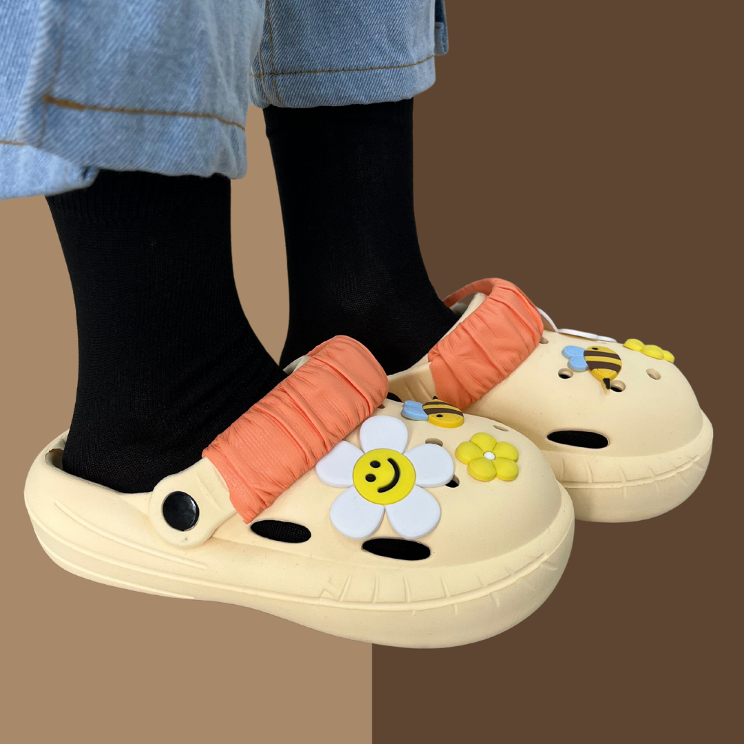 Buzz Bloom Beige Clogs