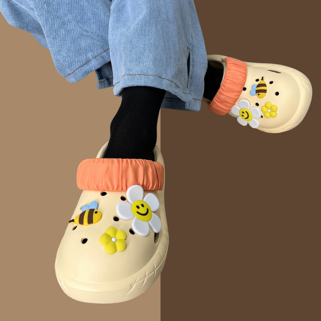 Buzz Bloom Beige Clogs