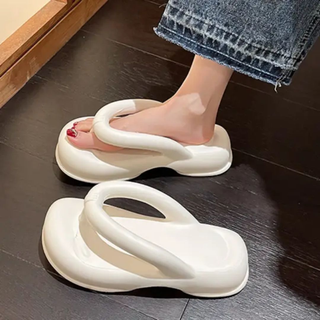 Fashion Flip-Flop Women Wide Brimmed Women's Thick Sole Slippers