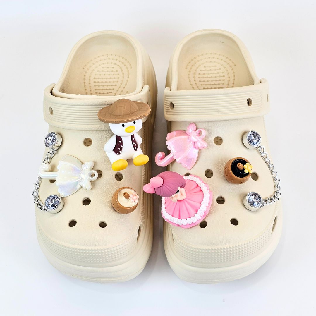 Quack Doll Charms Clogs Beige